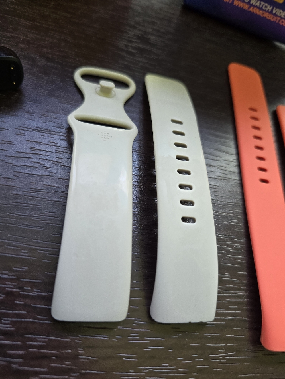 Fitbit Charge 6 Fitness Tracker w/Accessories - Picture 6 of 10